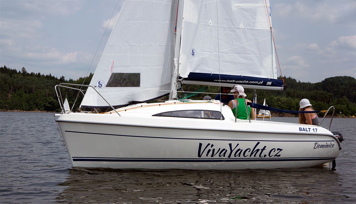 Plachetnice Dominica