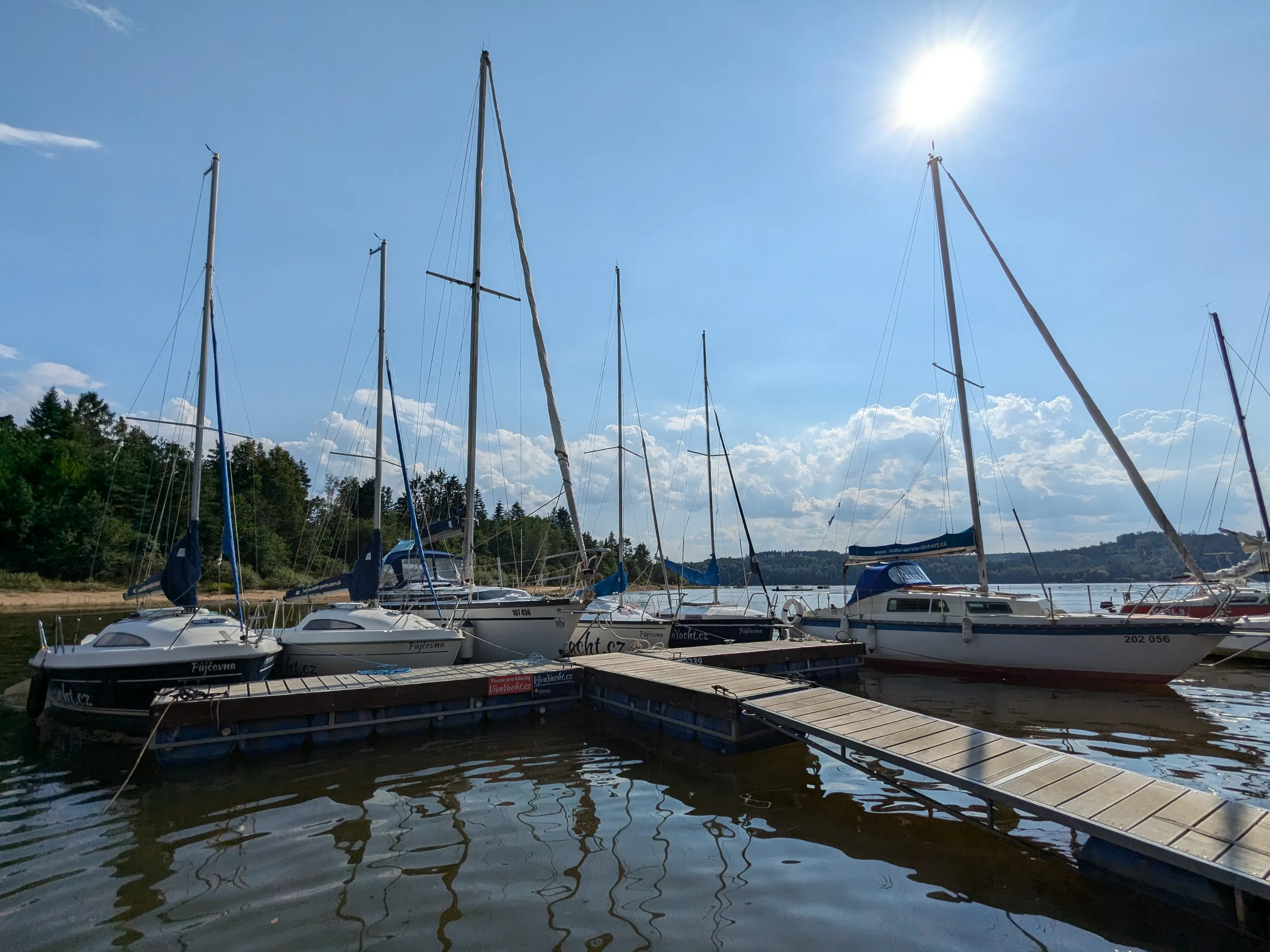 Kariéra u Charteg boats