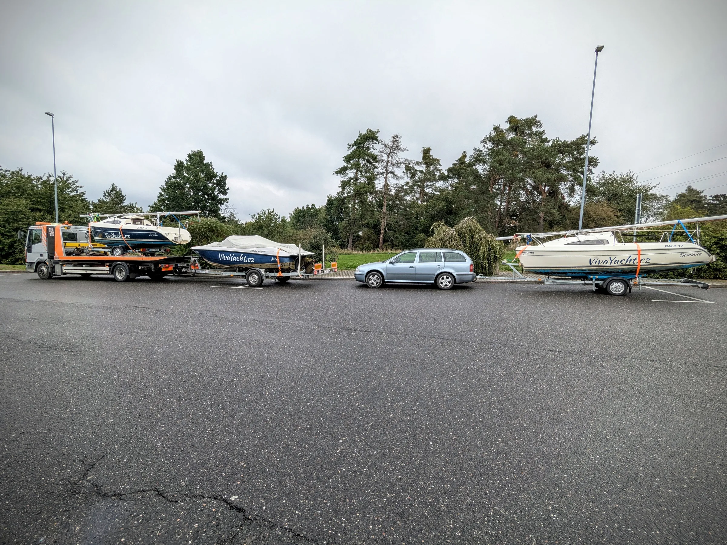 Přeprava plachetnice na přívěsu